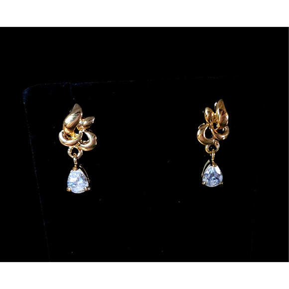 Vintage Jewelry 14KT Plated Pear-Shaped Tear Drop Earrings In Box - Picture 7 of 9